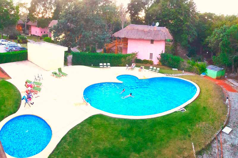 Alberca Hotel Villas Chicanná, hotel en Xpujil, Campeche