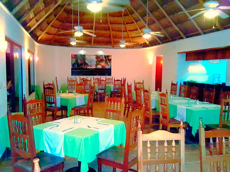 Restaurante Hotel Villas Chicanná, hotel en Xpujil, Campeche